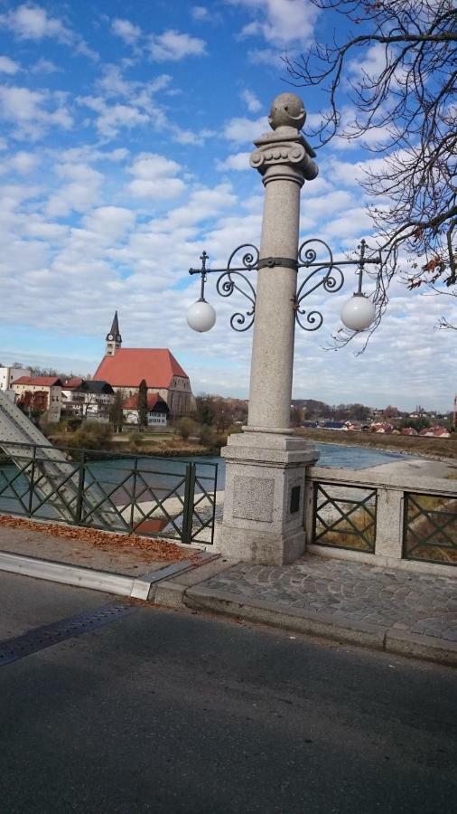Ferienwohnung An Der Idyllischen Salzachschleife Naehe Salzburg Laufen Exterior foto