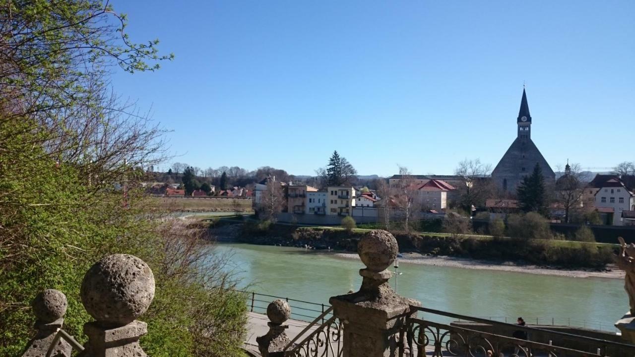 Ferienwohnung An Der Idyllischen Salzachschleife Naehe Salzburg Laufen Exterior foto
